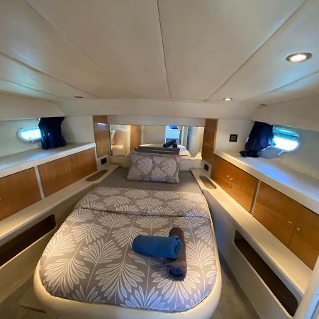- Divali - Duerme En Un Confortable Yate En Barcelona Ξενοδοχείο Sant Adria de Besos Εξωτερικό φωτογραφία
